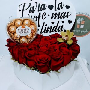 Rosas, corazón ferrero, orquidea regalos a domicilio en Quito