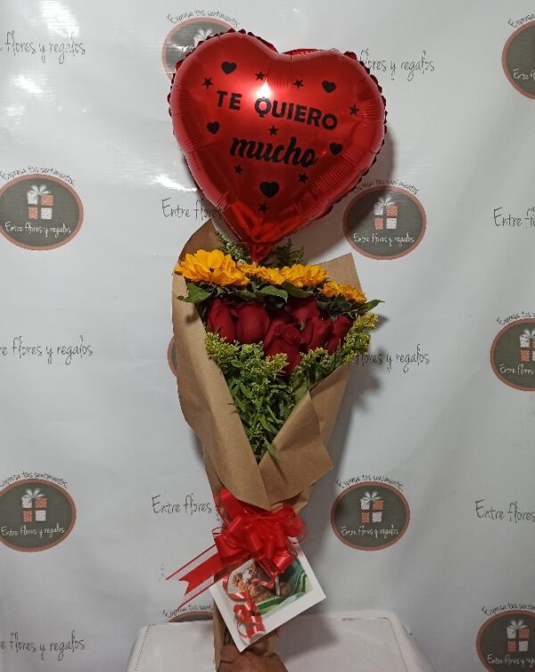 Ramo de rosas, girasoles y globo personalizado regalos a domicilio en Quito