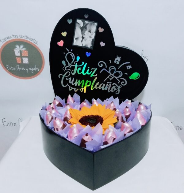 corazón con tapa personalizada , frutillas chocolatadas