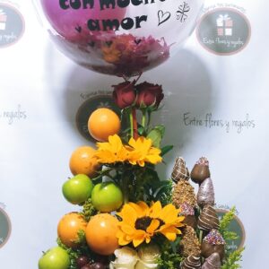 Rosas, globo personalizado, frutas frutillas regalos a domicilio en Quito
