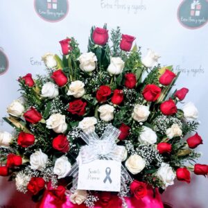 Arreglo fúnebre con tarjeta personalizada