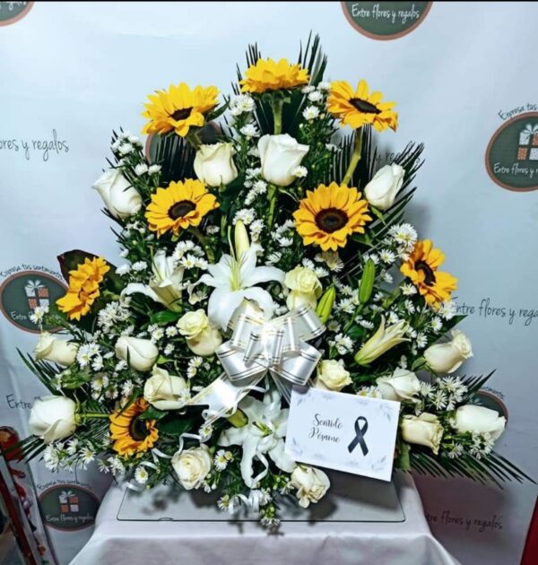Arreglo fúnebre con girasol y tarjeta personalizada