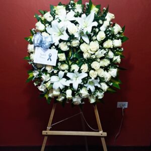 Corona con pedestal y tarjeta personalizada