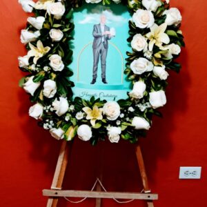 Ofrenda fúnebre con pedestal con foto personalizada y tarjeta