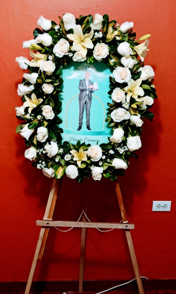 Ofrenda fúnebre con pedestal con foto personalizada y tarjeta